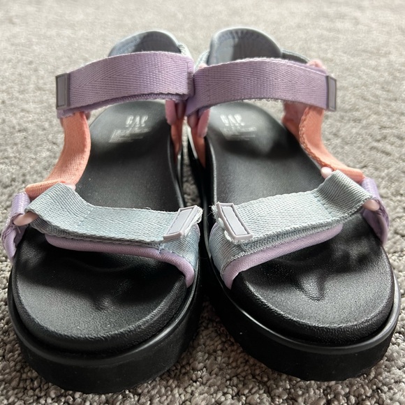Gap sport sandals size 1-2 - Picture 3 of 11